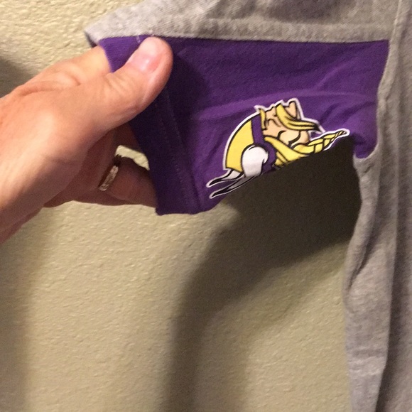 Minnesota Vikings Football Mens T shirt Size Large Brand Hands High - Picture 3 of 8